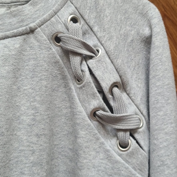 Sweatshirt - Picture 2 of 3